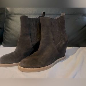 Heeled brown booties size 6.5